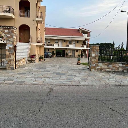 Flo'S Apartments Missolonghi ภายนอก รูปภาพ